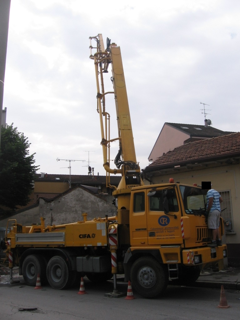 Astra BM 64.30 braccio Cifa CR Calcestruzzi