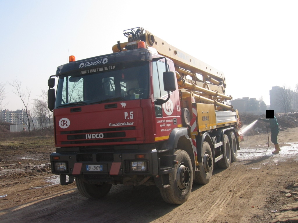 Iveco 410E42 CR Calcestruzzi braccio Cifa