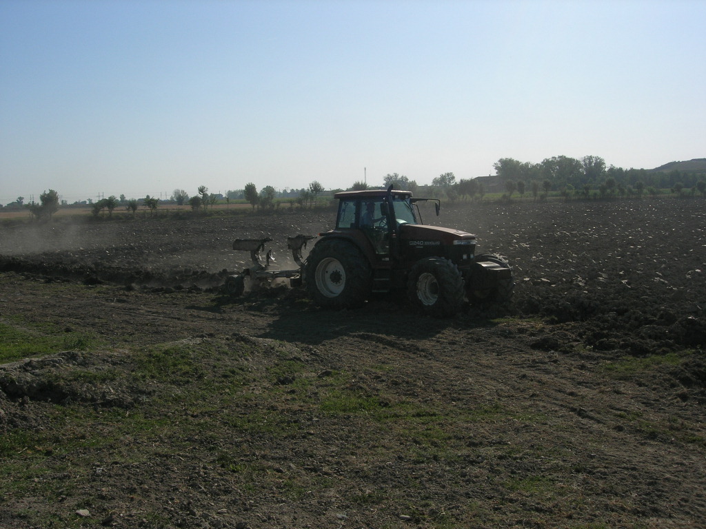 new holland G240