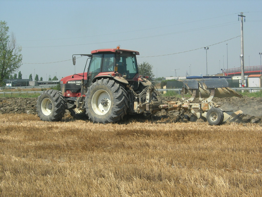 new holland G240