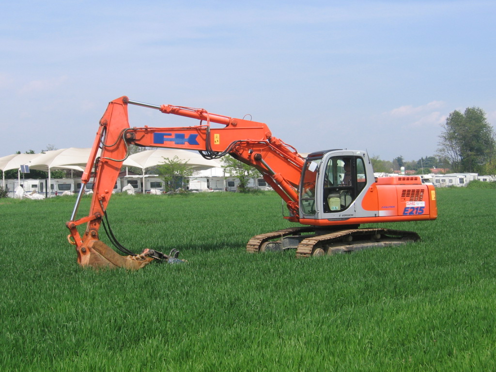 Fiat Kobelco E215