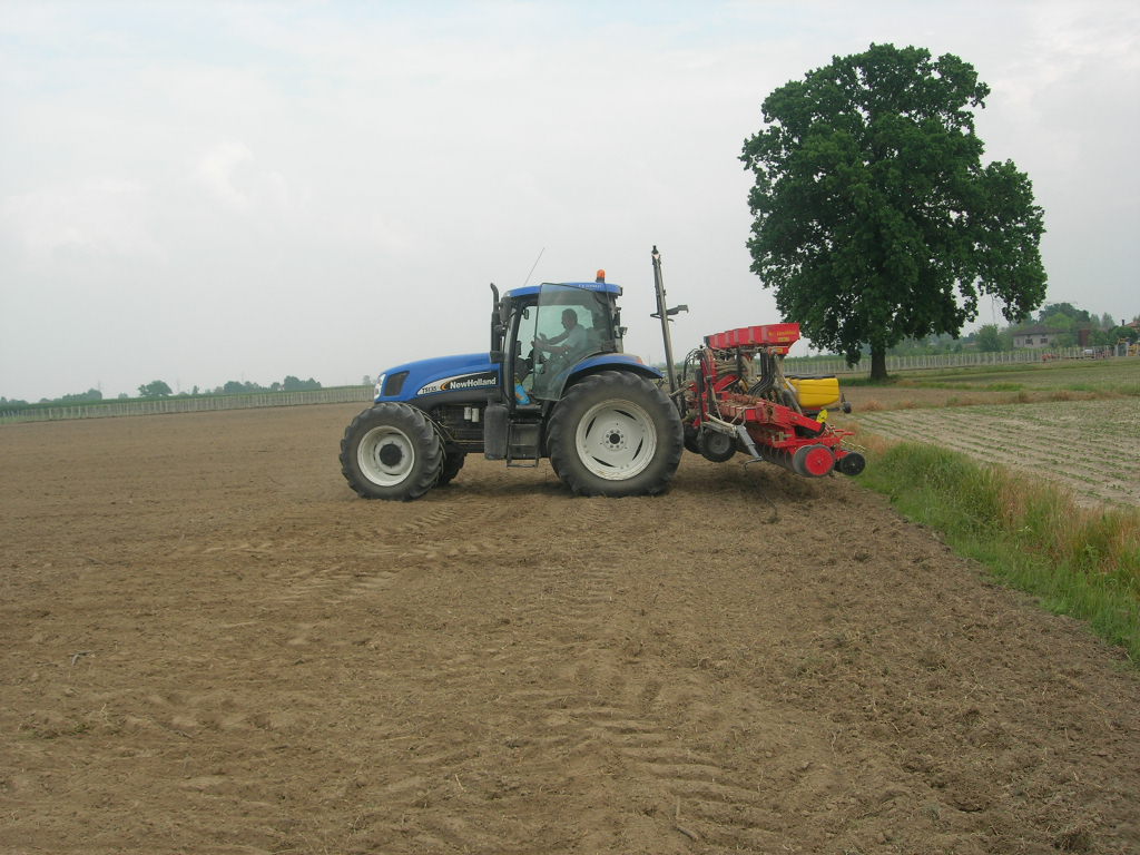 new holland ts135a