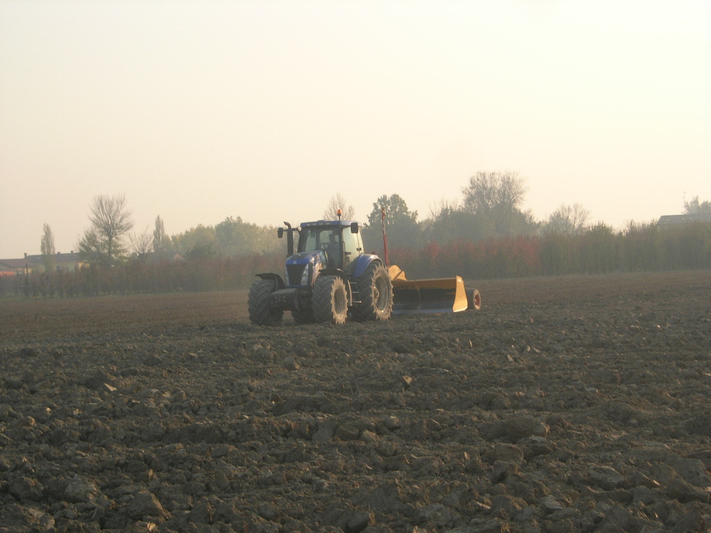 new holland tg285