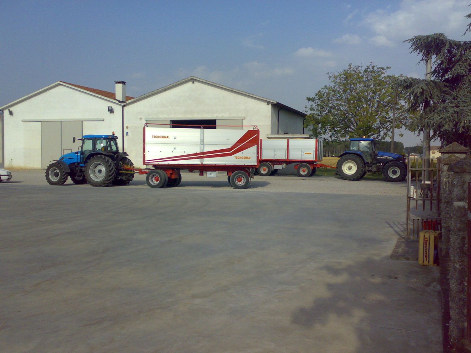 LANDINI LEGEND 130 vs NEW HOLLAND TM190