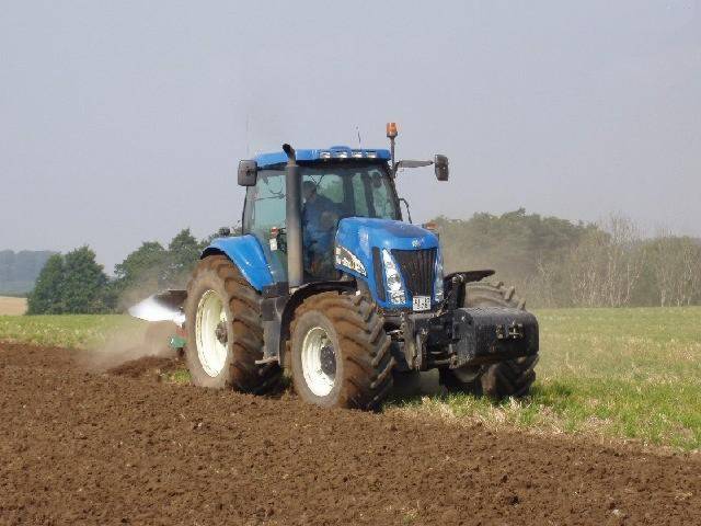 new holland tg285