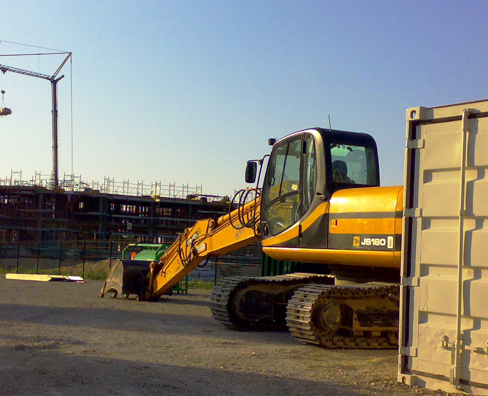 JCB JS180
