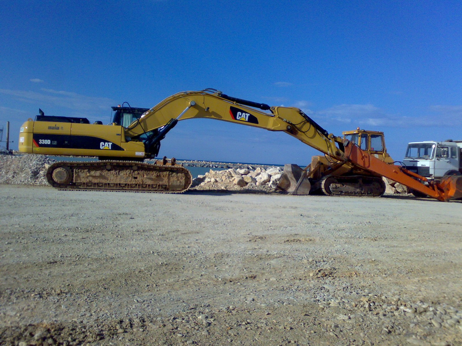CAT 330D