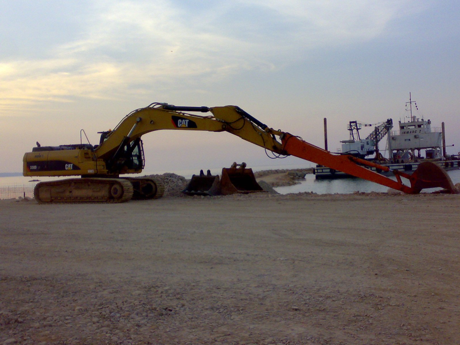 CAT 330D