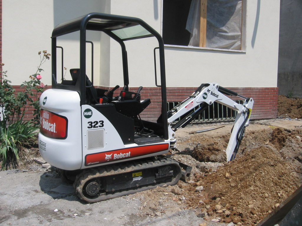 Bobcat 323