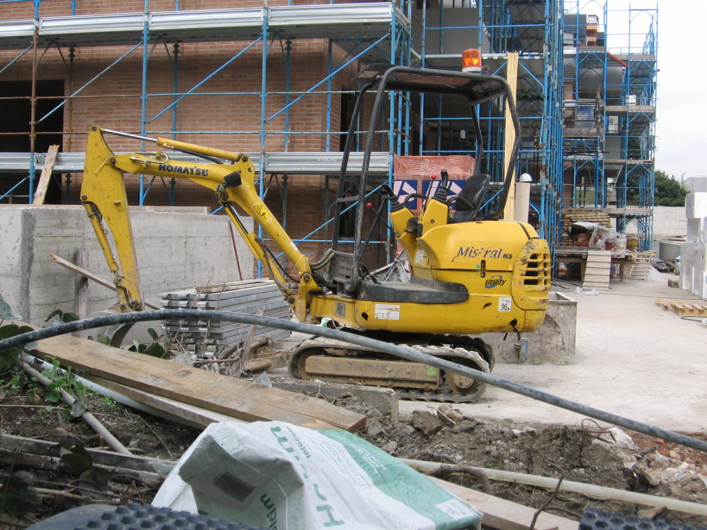 Komatsu PC12 Mistral