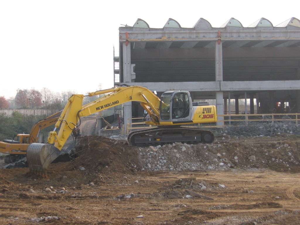 New Holland E305