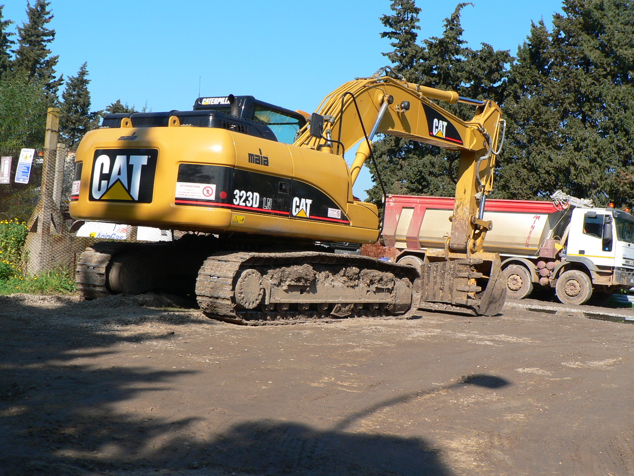 Cat 323D LN