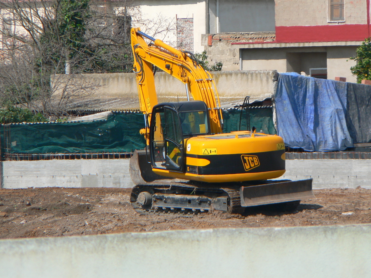 JCB JS130