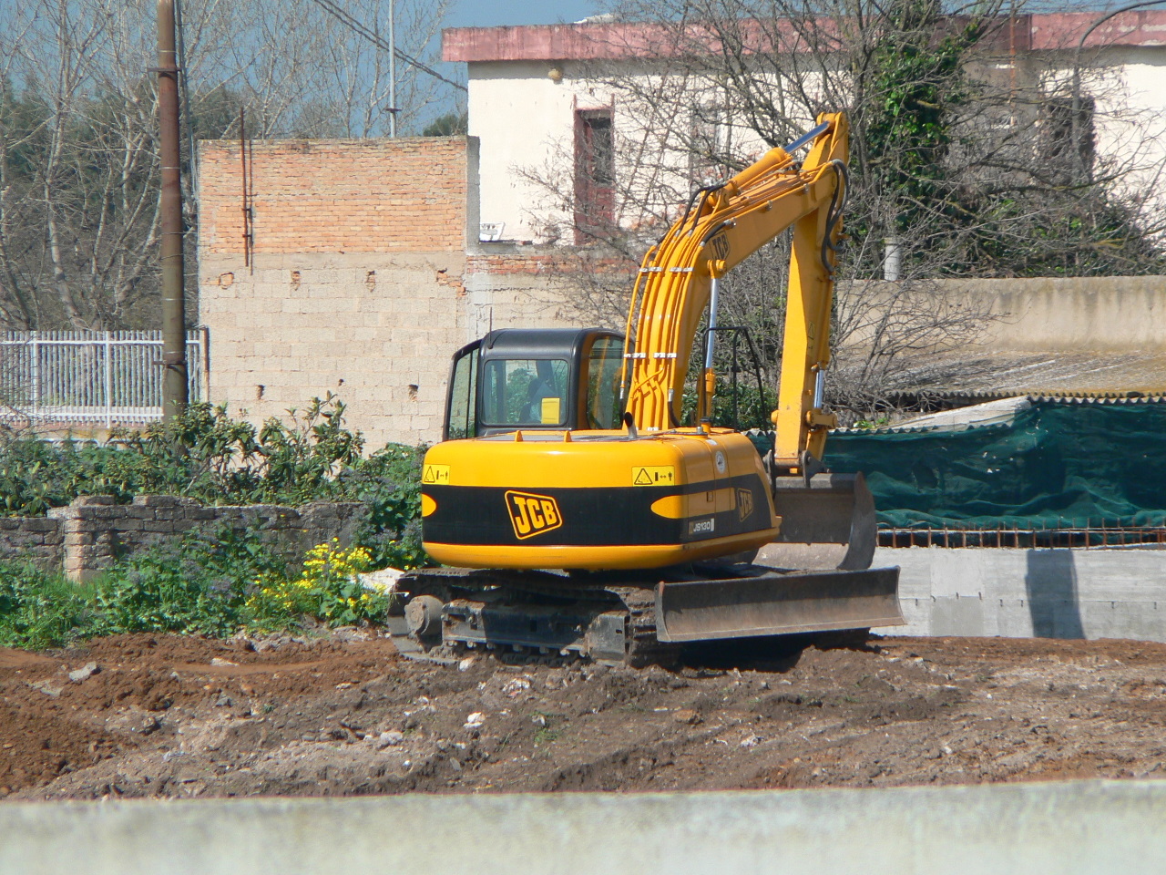 JCB JS130