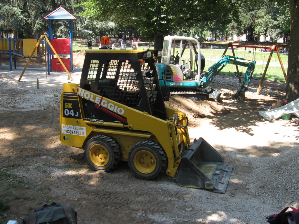 Komatsu SK04J