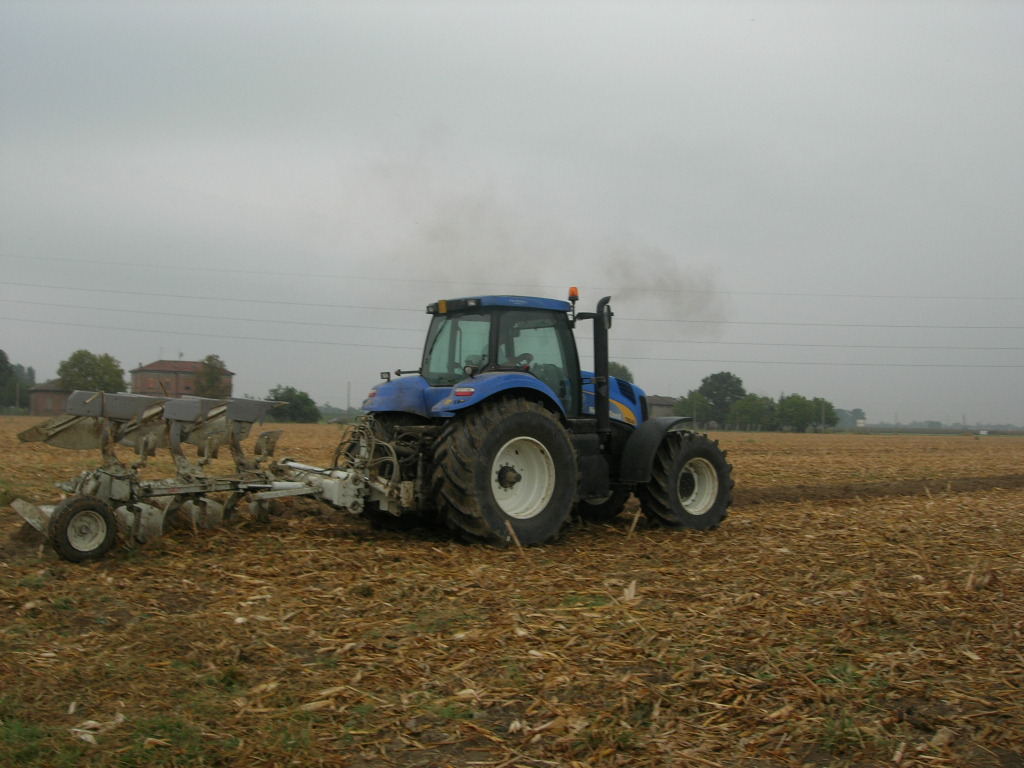 new holland T8040