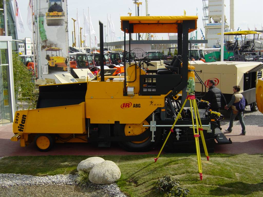 La nuova compatta di ABG 2 o 3 assi - Bauma 2004