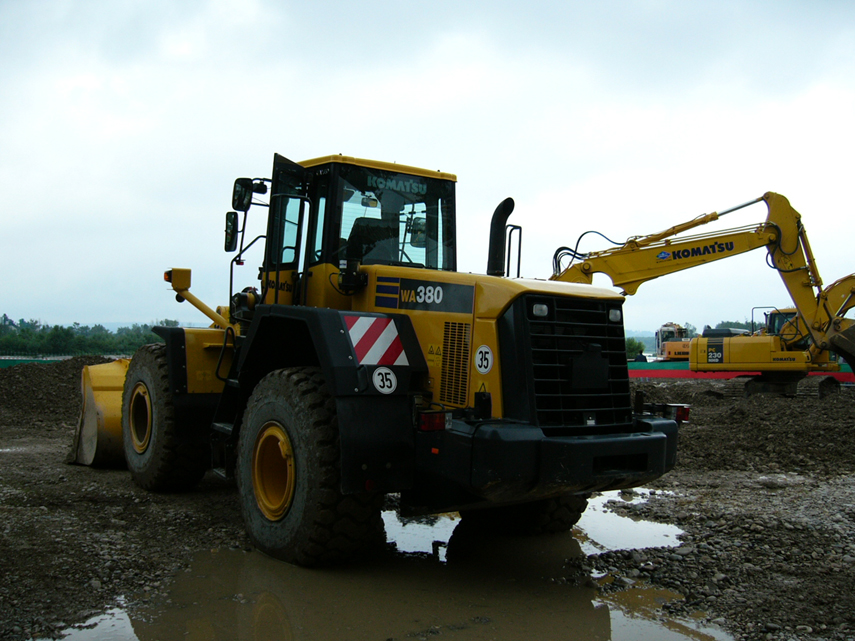 Komatsu Wa 380