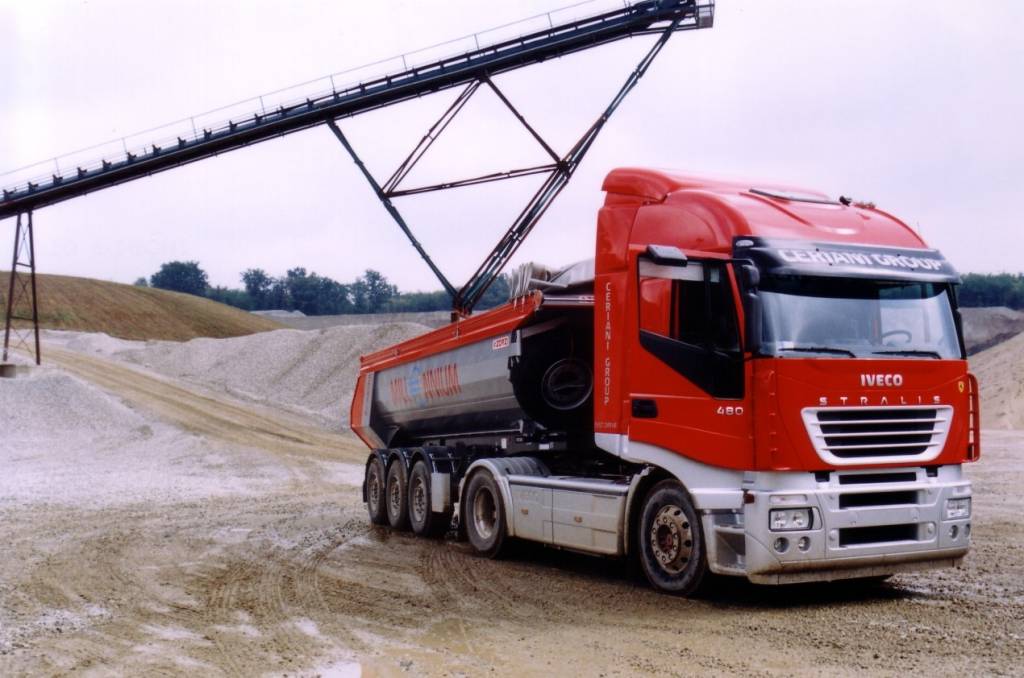 Iveco Stralis AS440S48T & Zorzi Millennium