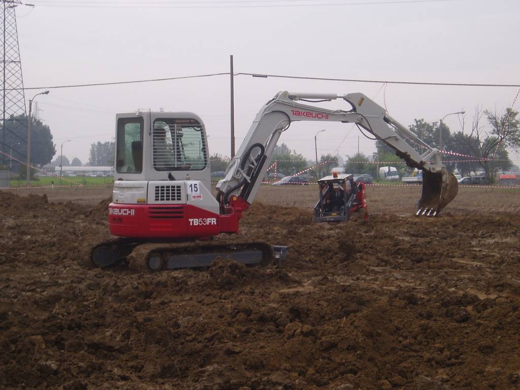 Il TB53FR al lavoro