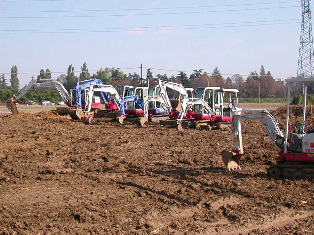 Mini Takeuchi allineati e pronti per l'uso