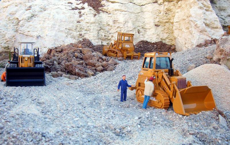 LIEBHERR 564  FIAT-ALLIS FL20 e CAT 955L