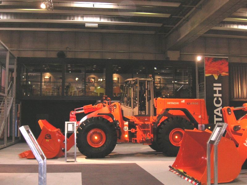 Hitachi LX250E