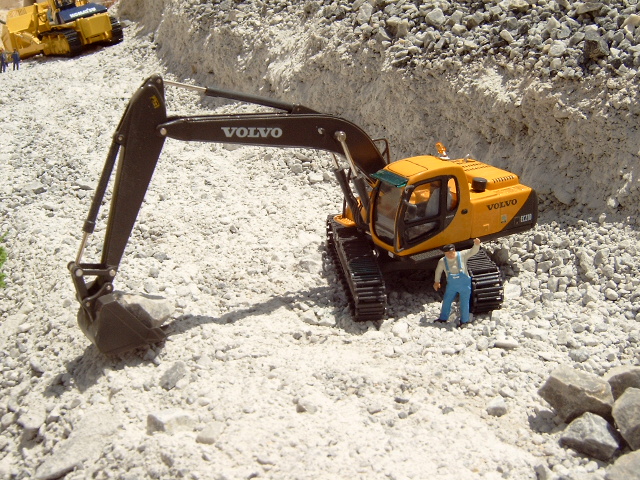 diorama 25