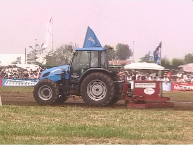 Landini spiana la pista