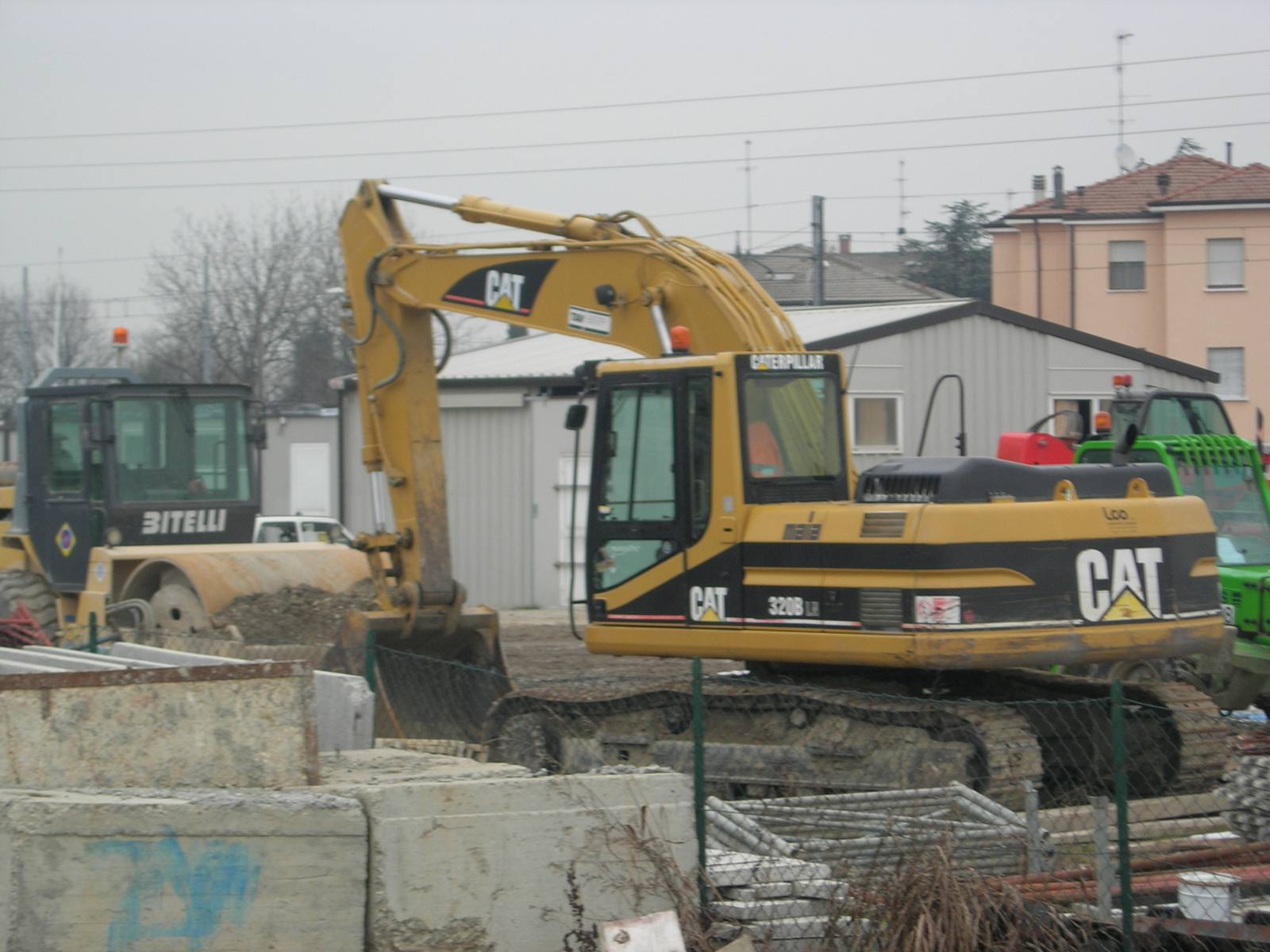 cat 320b