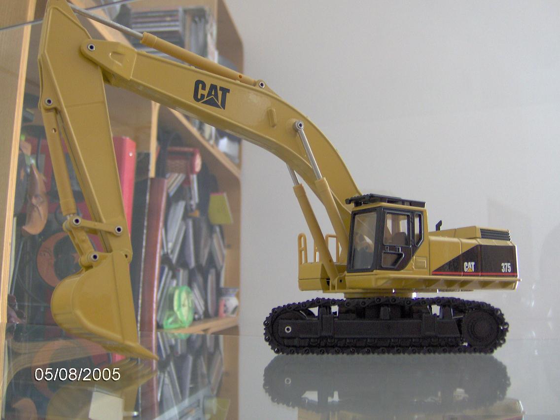 CAT 375