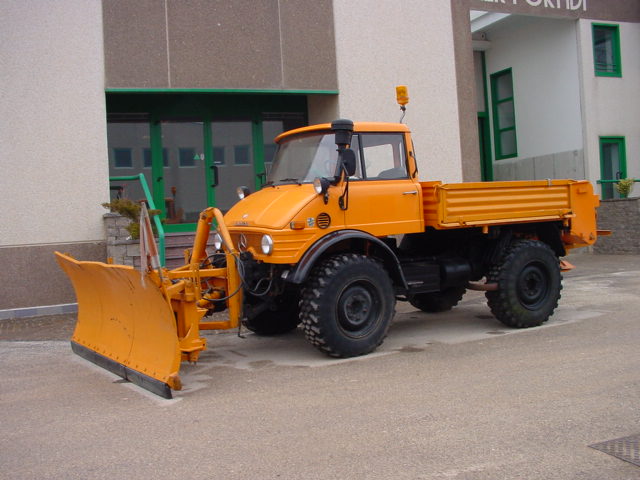 unimog con lama