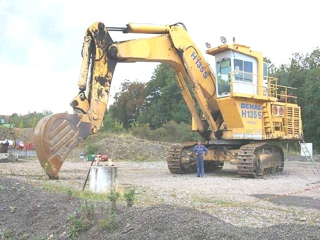 Demag H135S