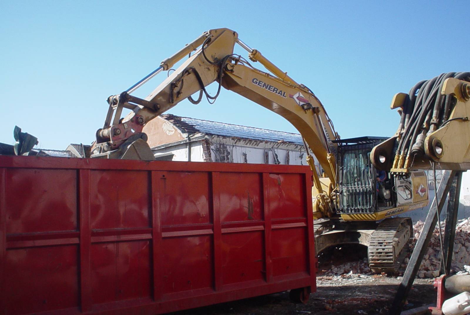 demolizione tipografia(GENERAL SMONTAGGI)