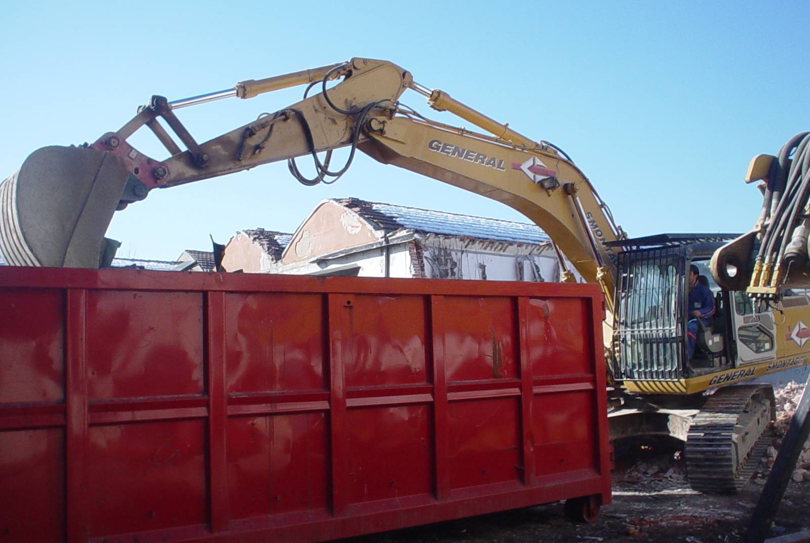 demolizione tipografia(GENERAL SMONTAGGI)