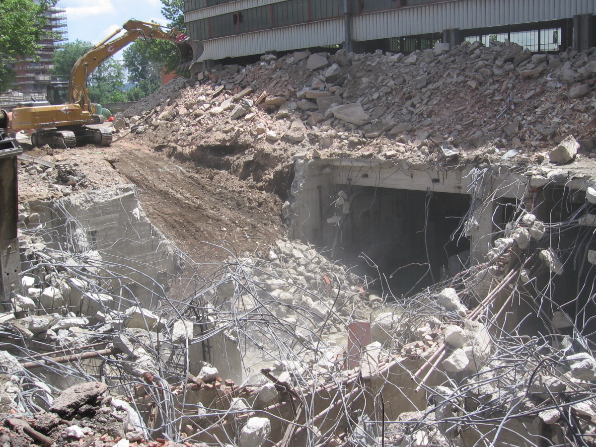 demolizione sottostazione elettrica (preparazione)