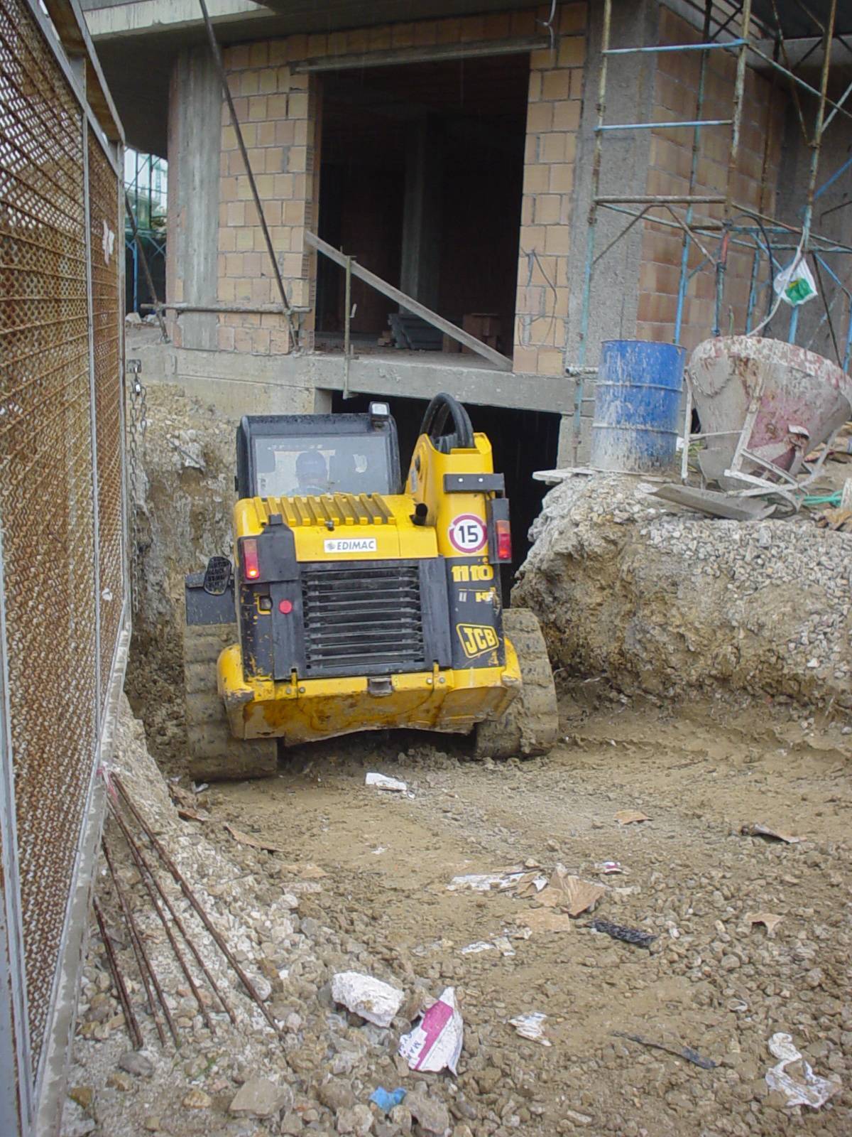 Lavori con Miniescavatore Jcb