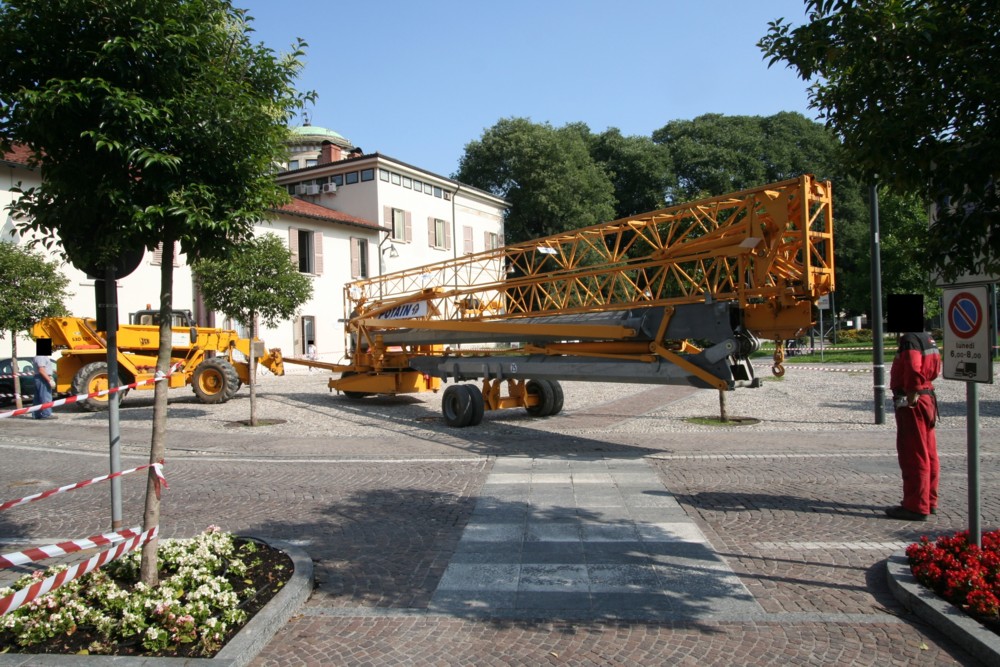 montaggio Potain: piazzamento gru