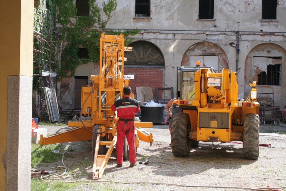 montaggio Potain: montatori al lavoro