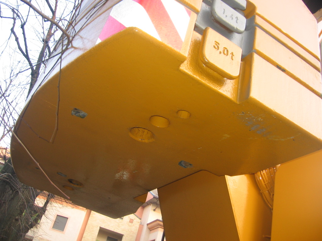 smontaggio FM:contrappeso Liebherr