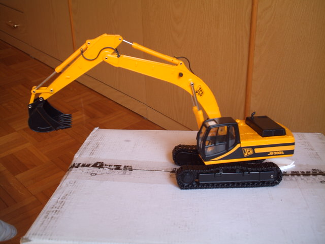 JCB-JS330L