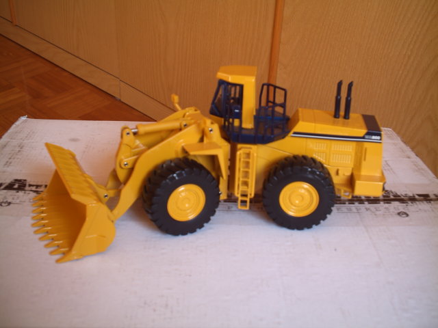 KOMATSU-WA800