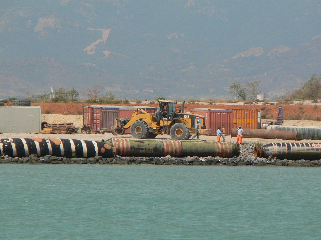 Cat 966G con forche.