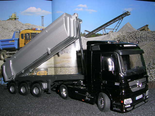 Mercedes Actros in cantiere