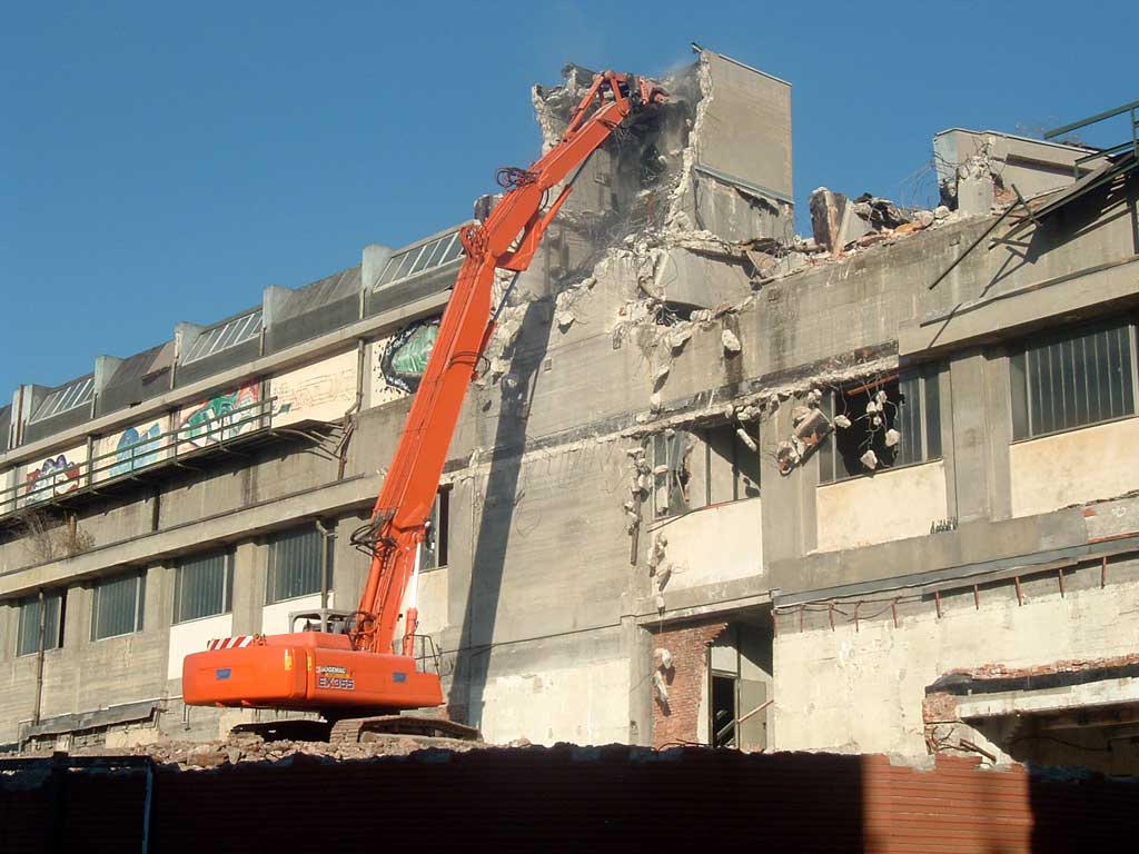 30-10-2006...la demolizione continua
