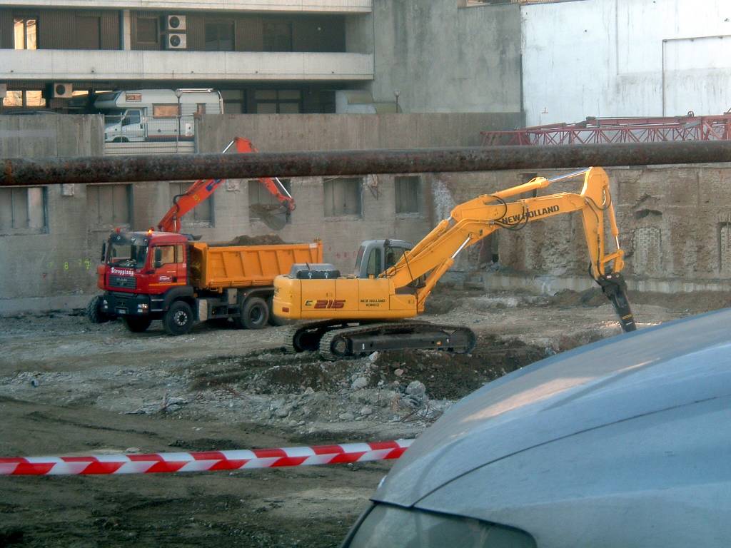 Demolizione 12-01-2007 - E215 - EX135W - Man TGA 33.430