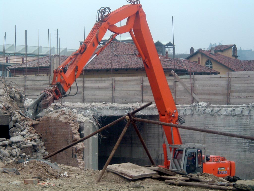 24-02-2007 - si demoliscono gli interrati