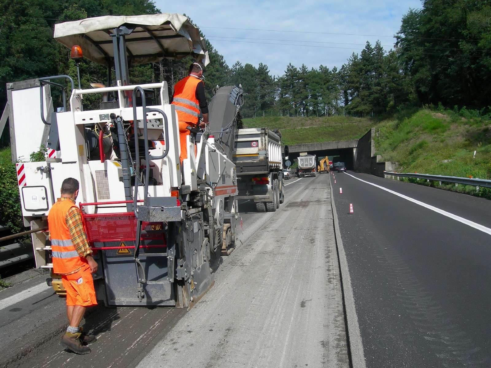 Cantiere A15 fresa da destra