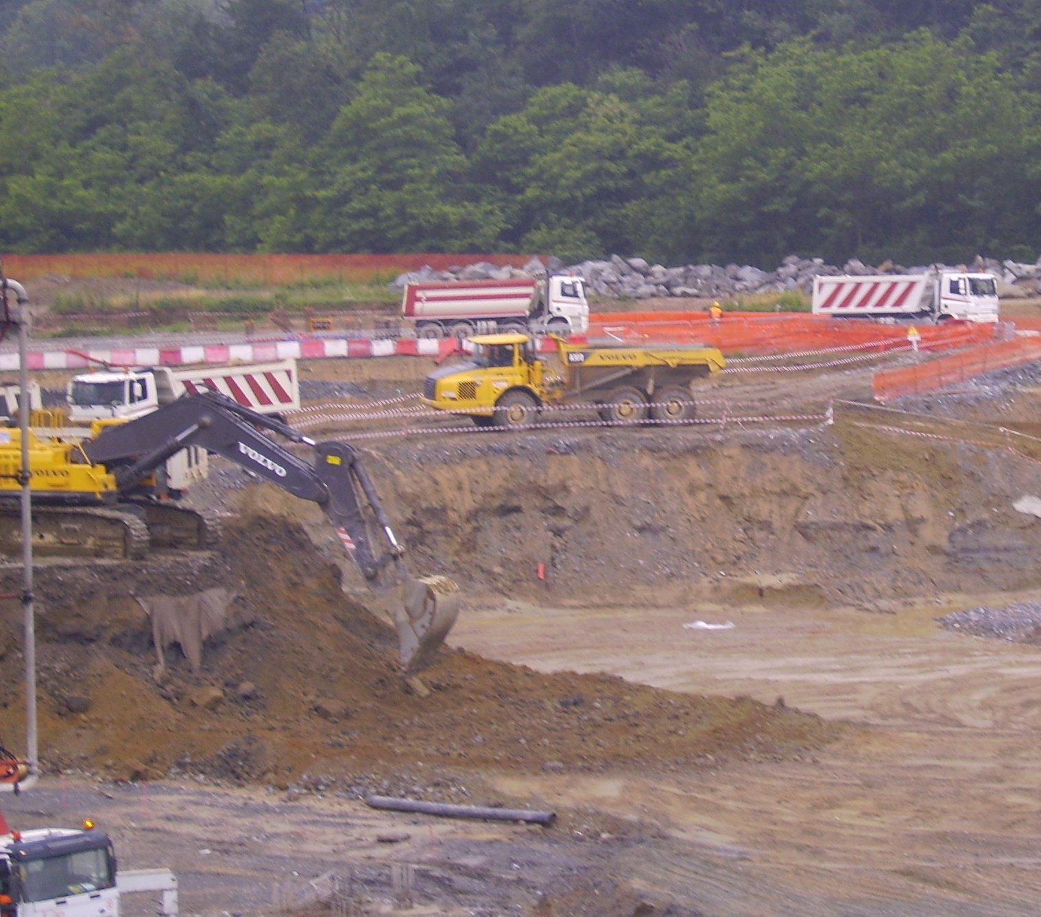 arrivano altri Daf a caricare