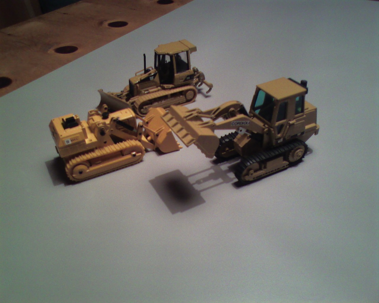 pale cat+dozer